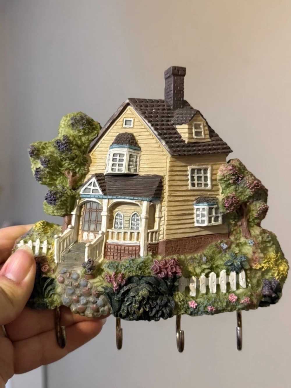 Cottage Farmhouse 3D Wall Key Holder Flower Garden 4 Hook